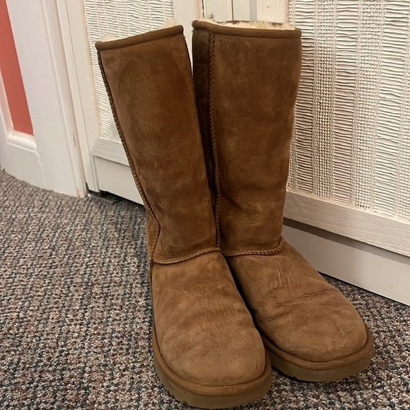 UGG  women’s chestnut sheepskin suede Classic tall winter boots size 7 - Picture 2 of 10